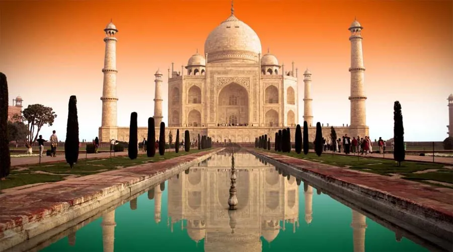इतिहास के बारे में सियासी पैंतरेबाजी सही नहीं