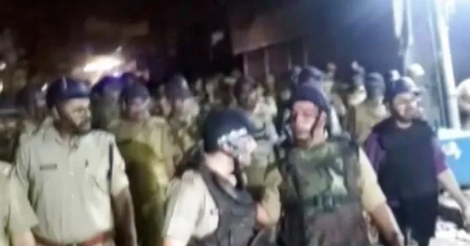 यूपी: दंगे की आग में झुलसने से बचा लखनऊ
