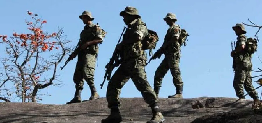 नक्सलियों के साथ मुठभेड़, 6 जवान शहीद,  4 घायल