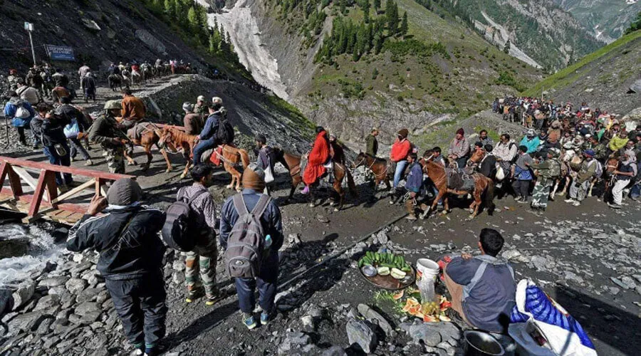 खराब मौसम के चलते अमरनाथ यात्रा पर रोक