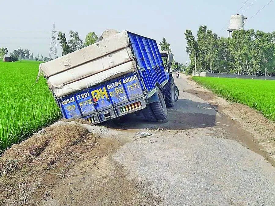 गांव जवाहर सिंह वाला के सड़क की हालत बनी दयनीय