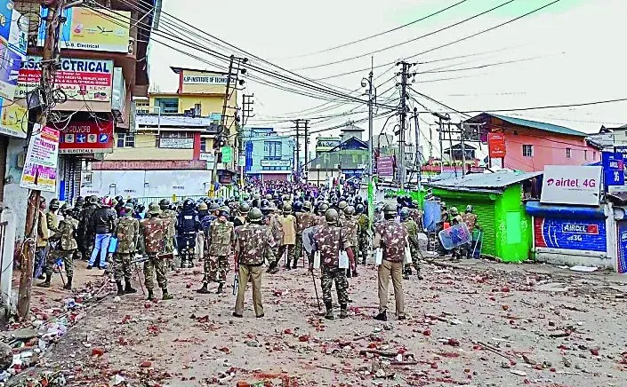 क्षेत्रवाद की बू