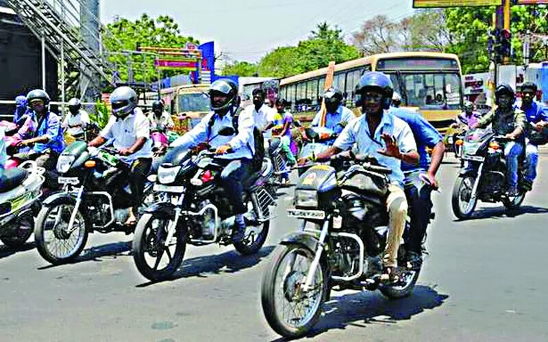 हेल्मेट पहनकर जाना, वरना कट जाएगा चालान