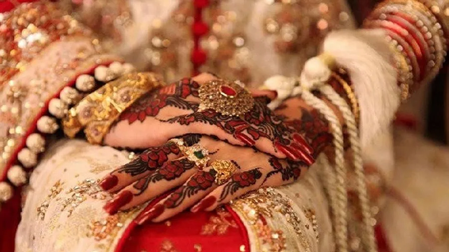 दहेज में एक करोड़ नगद व जगुआर नहीं मिली तो बारात लेकर नहीं पहुंचा दूल्हा