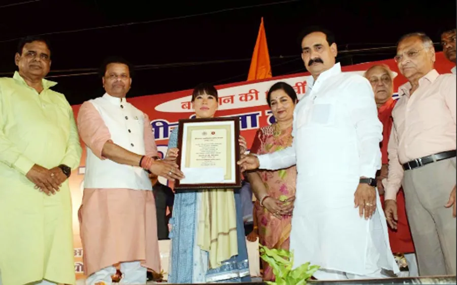 विश्व प्रसिद्ध मुक्केबाज मैरीकॉम वीरांगना सम्मान से विभूषित