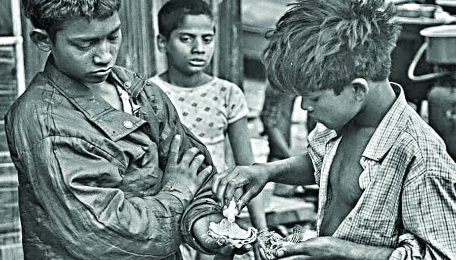 समाज के लिए घातक है नशे की लत