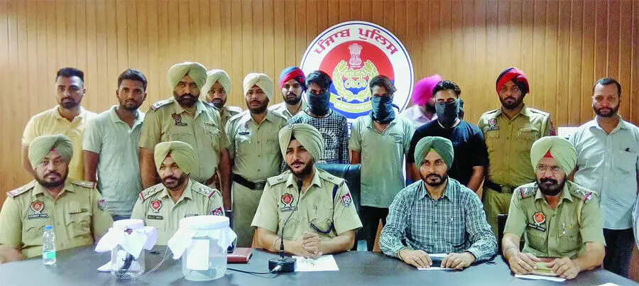 पेट्रोल पंपों, ठेकों पर लूटपाट करने वाले गैंग के तीन सदस्य गिरफ्तार