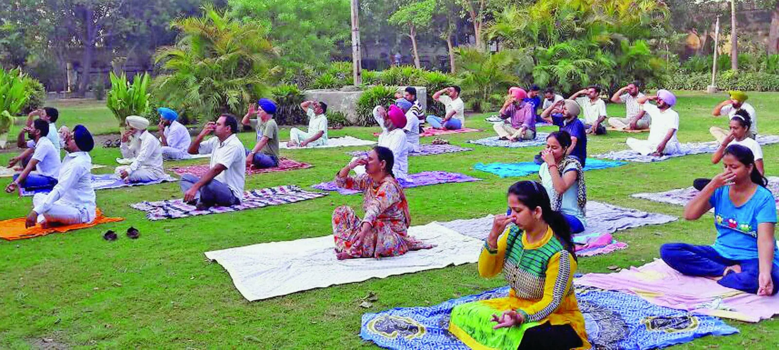7 दिवसीय योगा कैंप दौरान योग आसनों संबंधी दी जानकारी