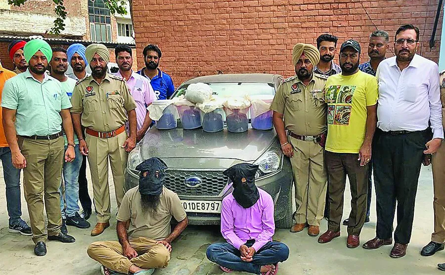 24 किलो अफीम सहित दो नशा तस्कर काबू