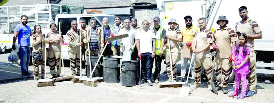 इंग्लैंड में डेरा सच्चा सौदा की साध संगत ने चलाया सफाई अभियान