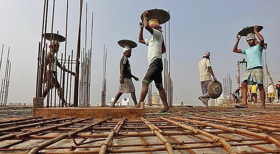 निर्माण श्रमिकों को ईलाज के लिए सरकार देगी दो लाख