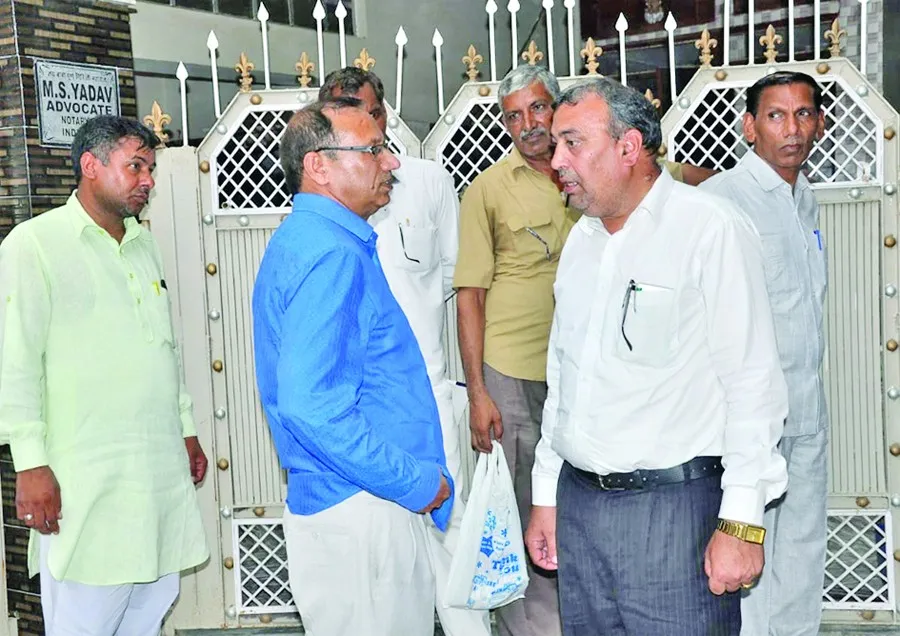 छुट्टियां कर भागे कई निजी स्कूल संचालक