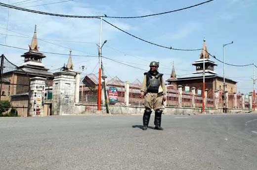 ऐतिहासिक जामिया मस्जिद तीसरे दिन भी बंद