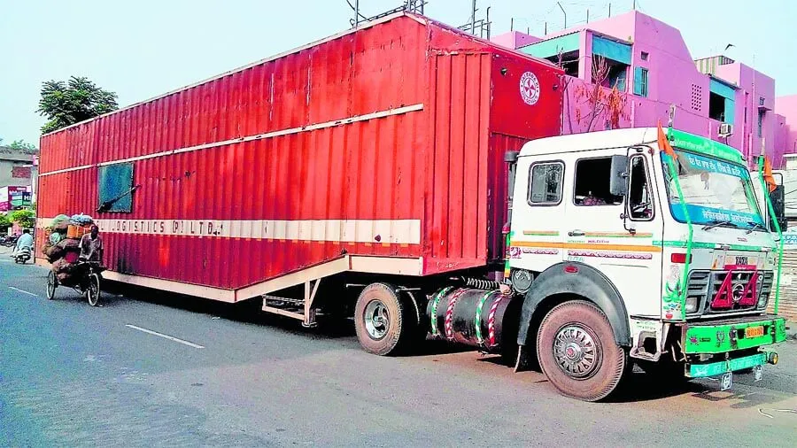 वाहनों के बढ़ते काफिले ने बिगाड़ी यातायात व्यवस्था