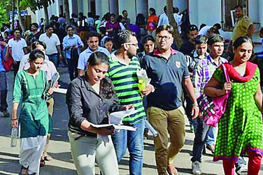 देश की उन्नति की चाबी युवा वर्ग के हाथ