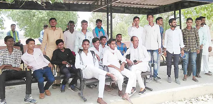 निजी बसों संचालकों पर मनमर्जी से किराया वसूलने का आरोप