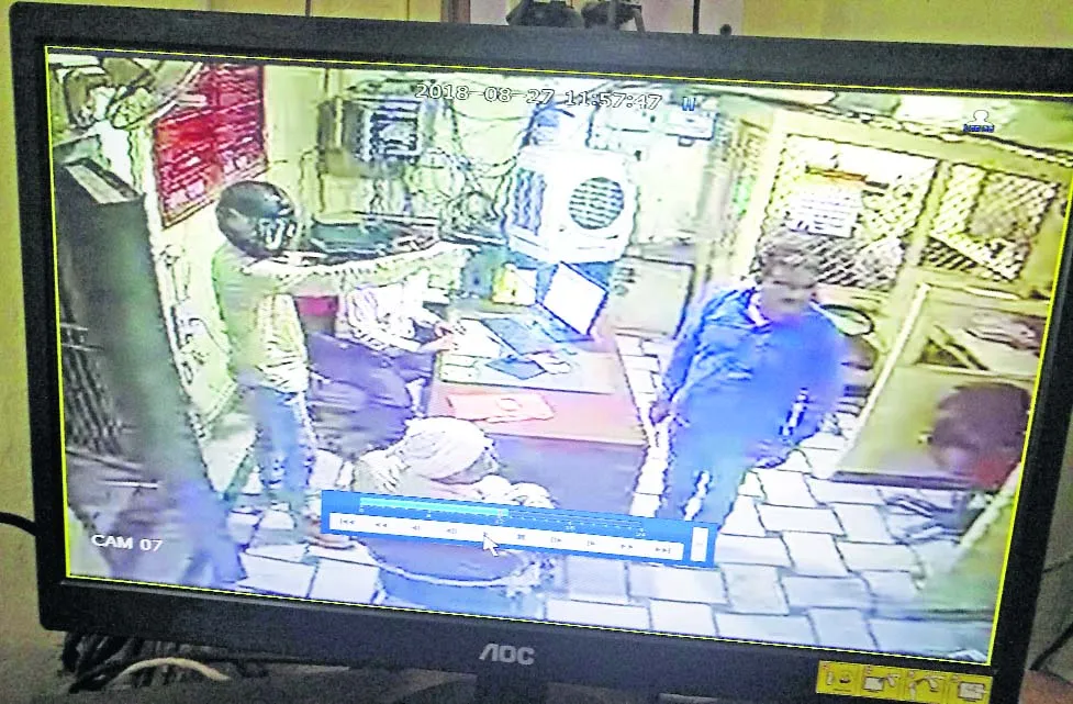 लिजवाना कलां पीएनबी बैंक में दिनदहाड़े 82 हजार की डकैती