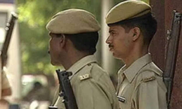 नोएडा में पति ने पत्नी की हत्या कर खुद आत्महत्या की