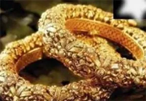 सोना 140 रुपये महंगा, चांदी में टिकाव
