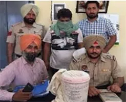 कुख्यात तस्कर 53 किलो चूरा पोस्त के साथ गिरफ्तार
