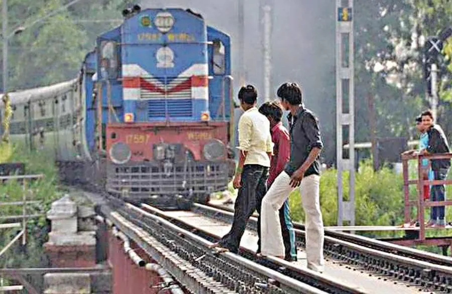 अकेला बचपन लापरवाह हुए अभिभावक