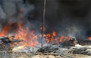 बहराइच में दवा गोदाम में लगी आग, करोड़ों का माल स्वाहा