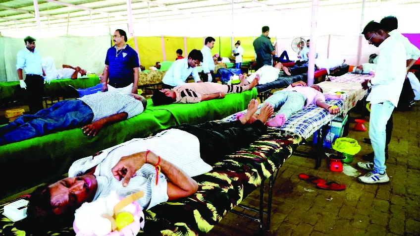 बरनावा आश्रम में 1753 यूनिट रक्तदान