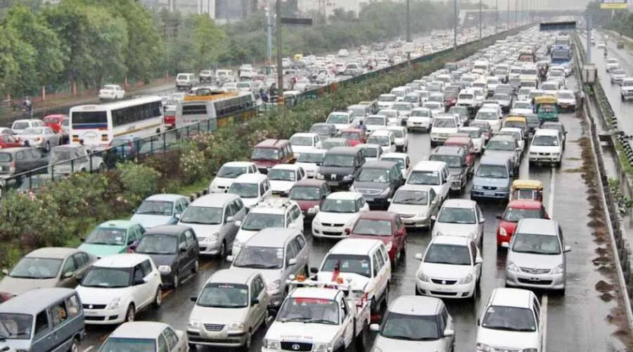 दिल्ली में रजिस्टर्ड वाहनों में हाई सिक्योरिटी नंबर प्लेट लगाना अनिवार्य