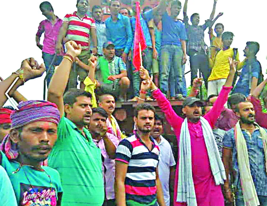 एससी/एसटी कानून के विरोध में सवर्णों का भारत बंद