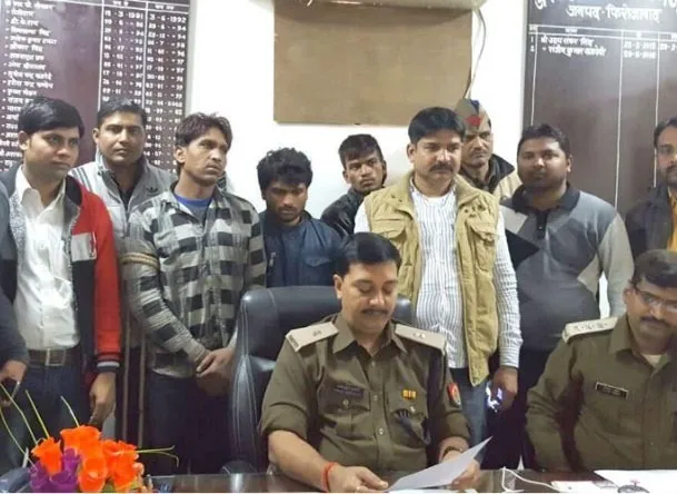 पुलिस ने मुठभेड़ के बाद तीन बदमाशों को किया गिरफ्तार