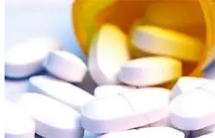उन्नाव में फिर सड़क किनारे मिला सरकारी दवाओं का जखीरा