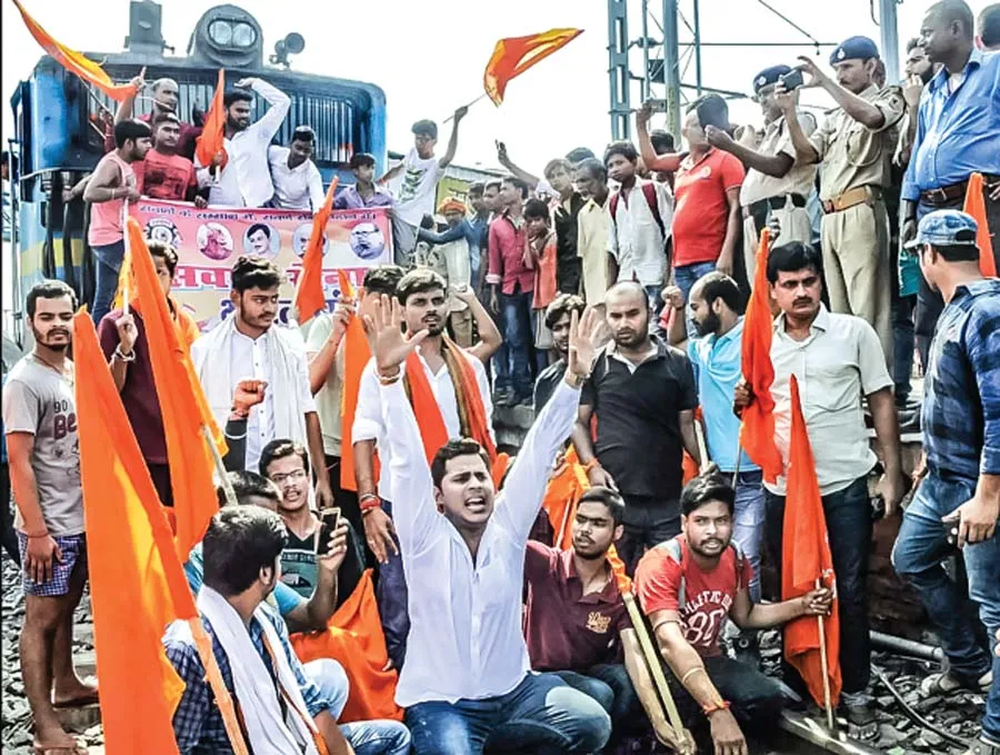 महंगी पड़ेगी मोदी सरकार को सवर्णों की नाराजगी