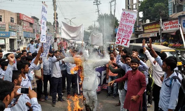 रोड़वेज की हड़ताल 11वें दिन भी जारी, कर्मचारी एकजुट