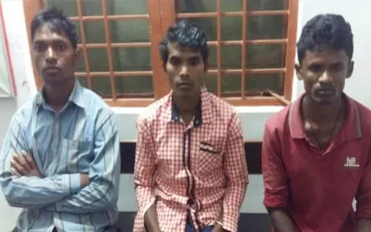 नक्सली बैनर पर्चे व विस्फोटक पदार्थो सहित तीन गिरफ्तार
