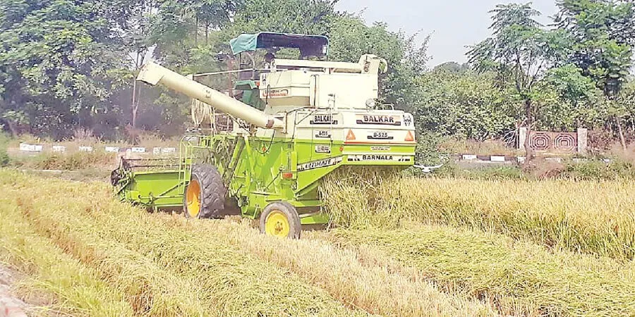 कंबाईन मालिकों ने नहीं  माना सरकार का आदेश, प्रशासन ने प्रदूषण को रोकने के लिए उठाया था कदम