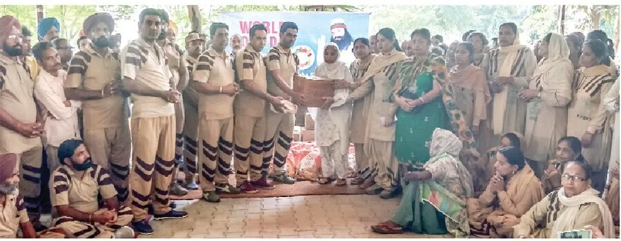 डेरा श्रद्धालुओं ने 16 जरूरतमन्दों को बांटा राशन