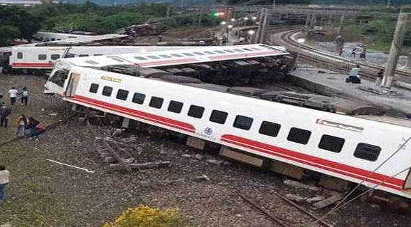 ताइवान में हाई स्पीड ट्रेन पटरी से उतरी: 18 मरे, 164 घायल