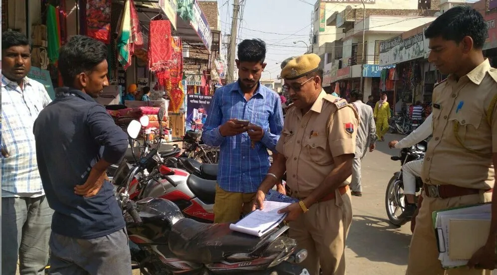 यातायात व्यवस्था सुचारू बनाने के लिए पुलिस ने चलाया अभियान