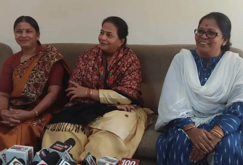 प्रदेश के हर जिले में खुलेंगे खादी स्टोर