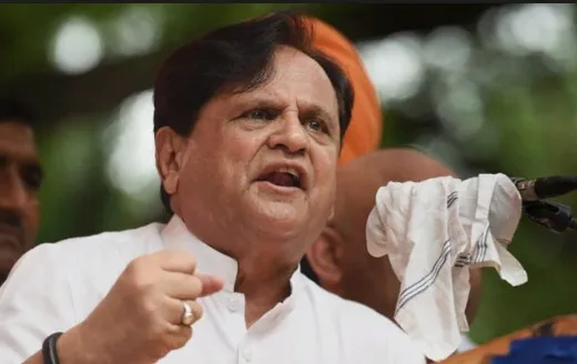मीडिया को दबाया जा रहा है: अहमद पटेल