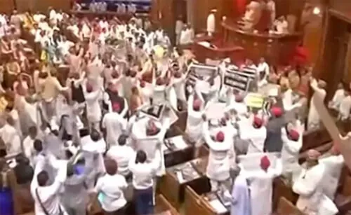 विधानसभा में आज भी विपक्ष का हंगामा