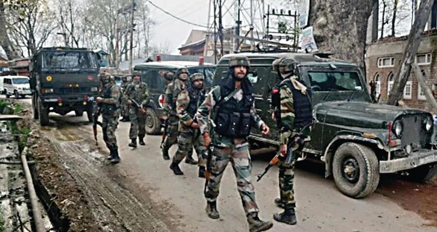 जम्मू-कश्मीर : शोपियां में मुठभेड़ जारी, आतंकियों के छिपे होने की खबर