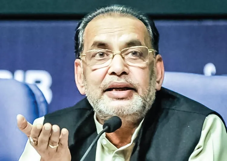 मंत्री और मंत्रालय के अलग-अलग बयान