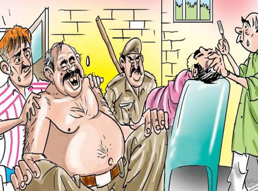 रोहतक : अवैध हथियार के शक में पुलिस ने सैलूनकर्मियों को उठाया, मसाज करवाकर छोड़ा
