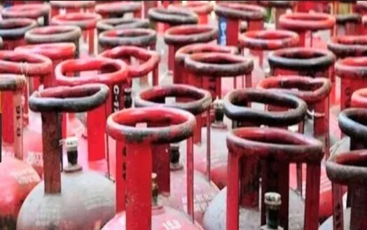 अब केवल 633 रुपए में मिलेगा गैस कनेक्शन