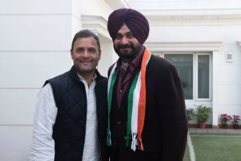 सिद्धू पलटे, राहुल ने पाकिस्तान जाने को नहीं कहा