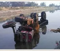 ट्रैक्टर-ट्राली नहर में गिरी, 5 मजदूरों की मौत