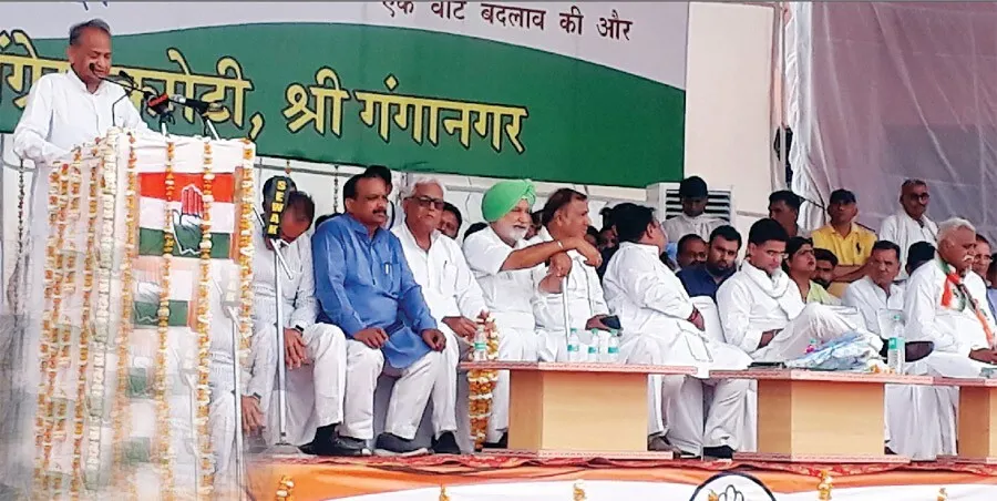 कांग्रेस मुक्त करने वालों को जनता करेगी मुक्त : सीएम