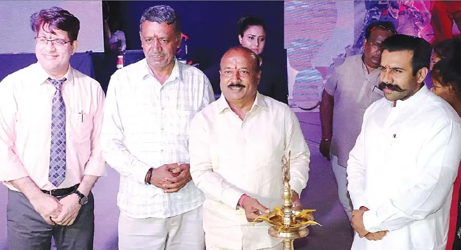 क्रेजी फोर डांस फिल्म का शानदार आगाज