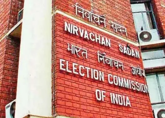 चुनाव आयोग का आदेश से फिल्म निर्माता को बड़ा झटका